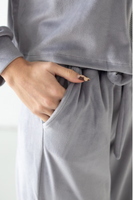 Костюм жіночий